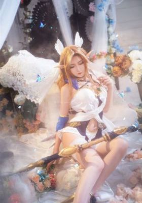 偷偷解开女同桌的内裤摸小说_BD韩语全集免费播放